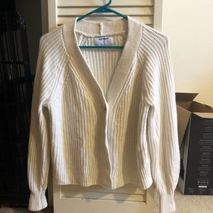 COPY - Old Navy - Cream V-neck stitch Button-up Cardigan